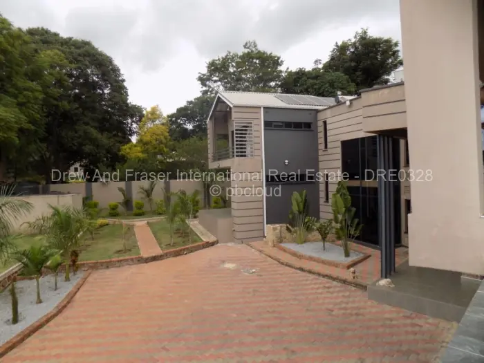7 Bedroom House to Rent in Rolf Valley