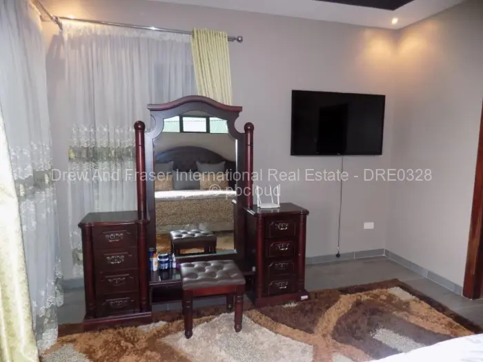 7 Bedroom House to Rent in Rolf Valley