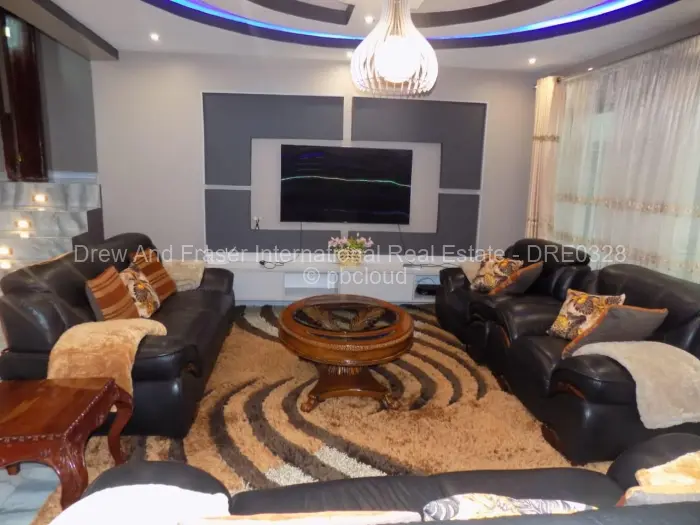 7 Bedroom House to Rent in Rolf Valley