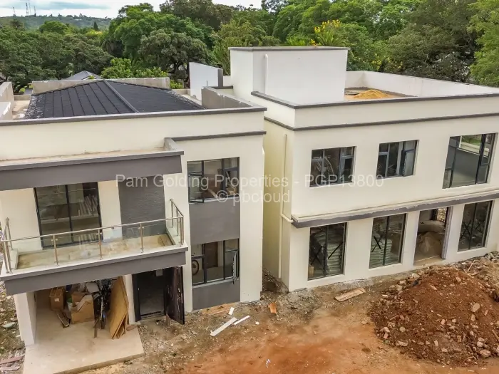 Townhouse/Cluster for Sale in Highlands, Harare