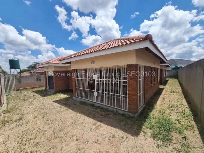 4 Bedroom House for Sale in Mainway Meadows, Harare