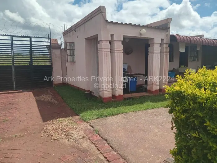 3 Bedroom House for Sale in Crowhill Views, Harare