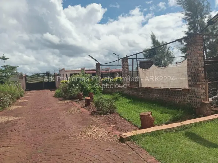 3 Bedroom House for Sale in Crowhill Views, Harare