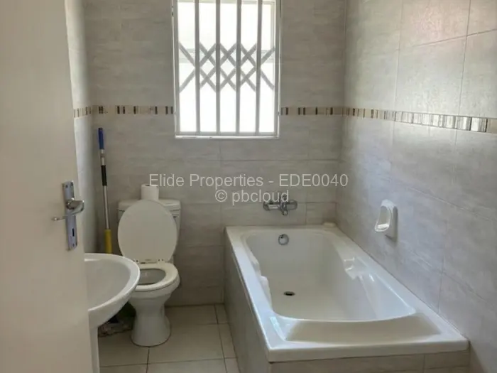 4 Bedroom House for Sale in Madokero Estates, Harare