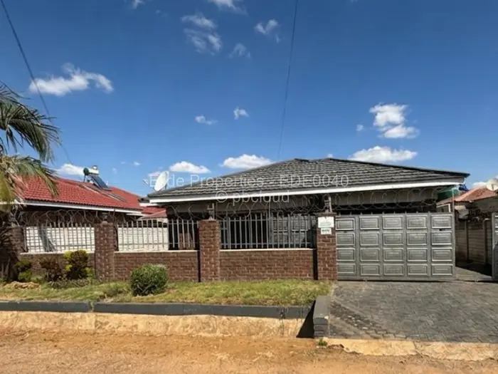 4 Bedroom House for Sale in Madokero Estates, Harare