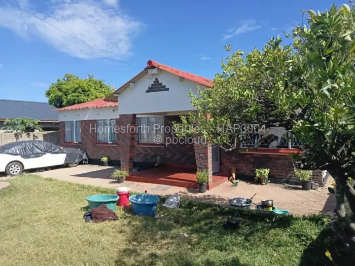 6 Bedroom House for Sale in Zengeza, Chitungwiza