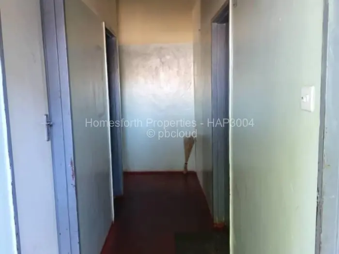 6 Bedroom House for Sale in Zengeza, Chitungwiza