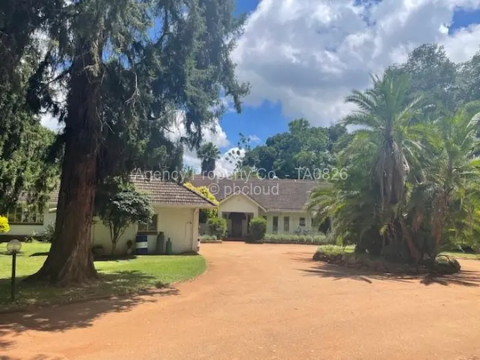 5 Bedroom House for Sale in Chisipite, Harare