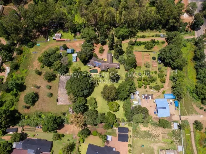 5 Bedroom House for Sale in Chisipite, Harare