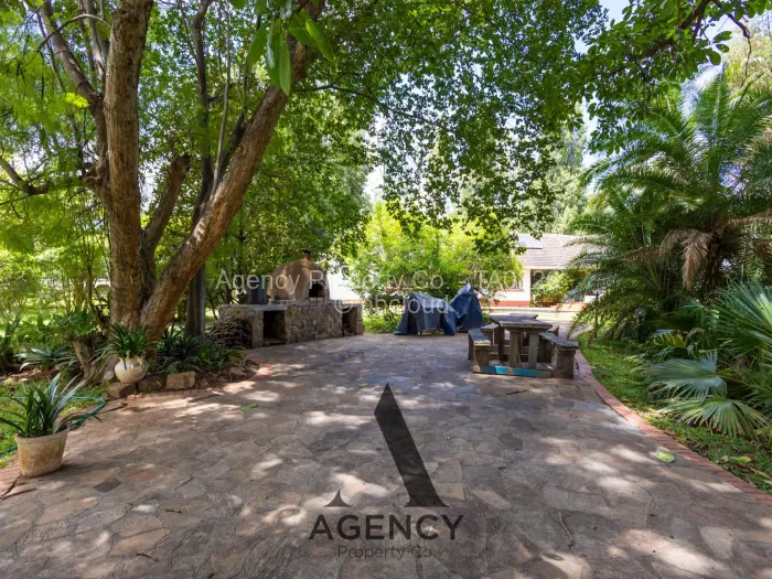 5 Bedroom House for Sale in Chisipite, Harare