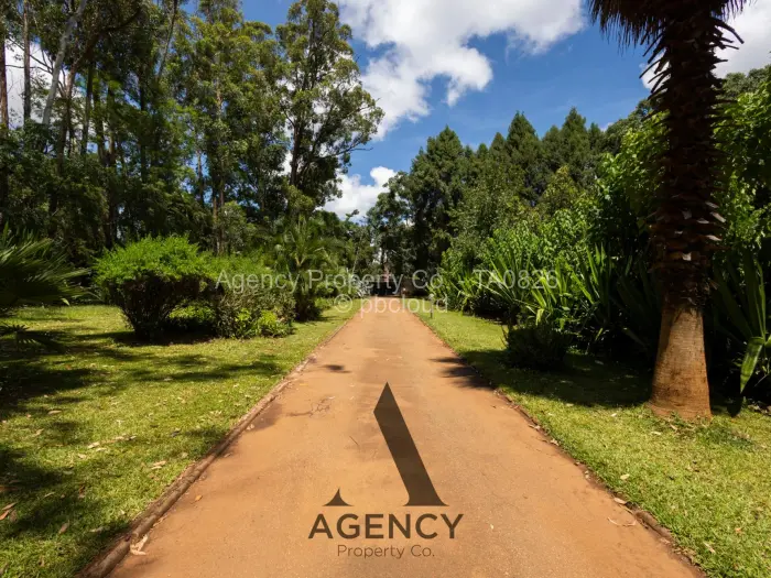 5 Bedroom House for Sale in Chisipite, Harare