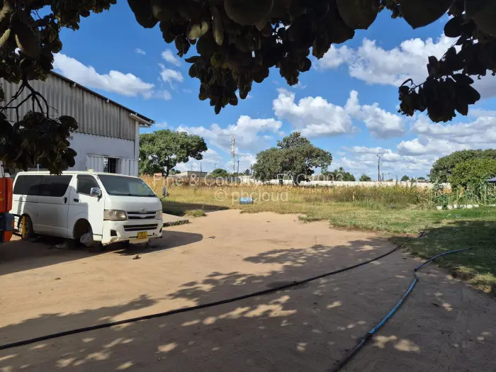 Warehouse/Industrial for Sale in Chitungwiza, Chitungwiza