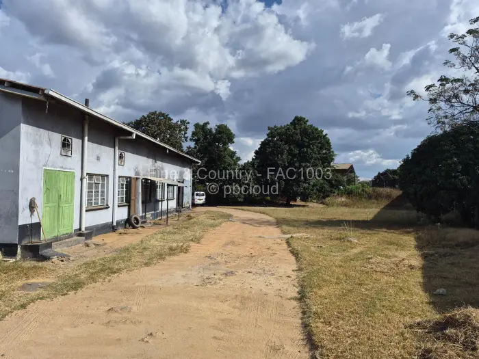 Warehouse/Industrial for Sale in Chitungwiza, Chitungwiza