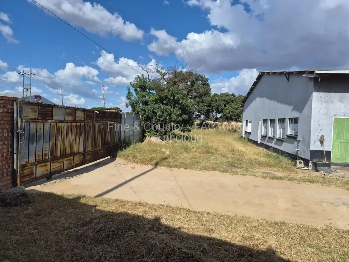 Warehouse/Industrial for Sale in Chitungwiza, Chitungwiza