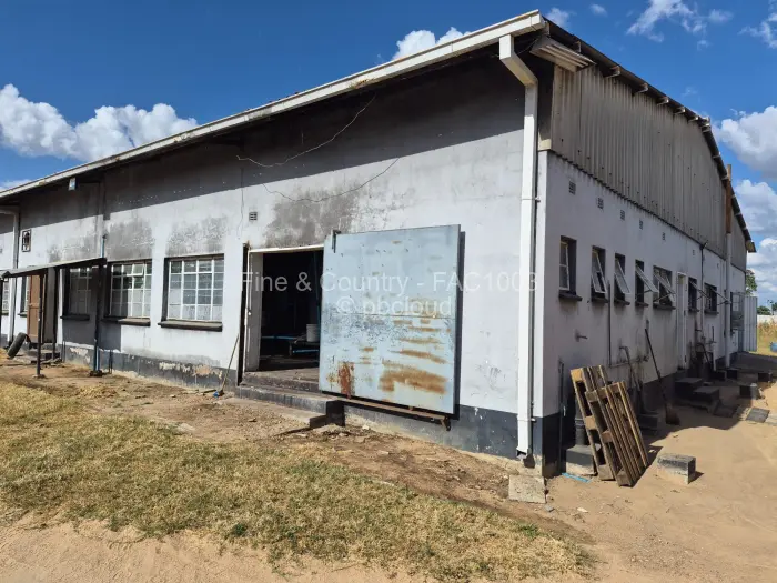 Warehouse/Industrial for Sale in Chitungwiza, Chitungwiza