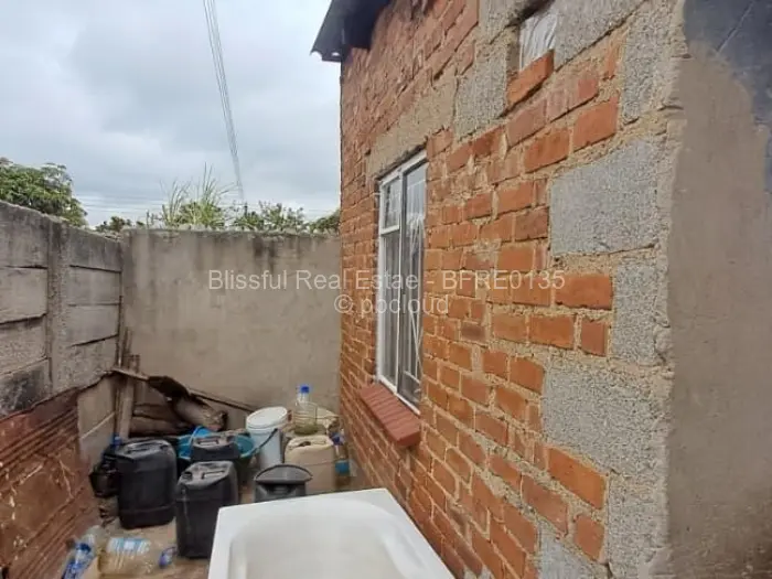 2 Bedroom House for Sale in Dzivarasekwa, Harare