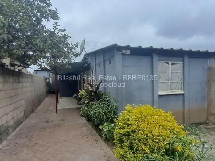 2 Bedroom House for Sale in Dzivarasekwa, Harare