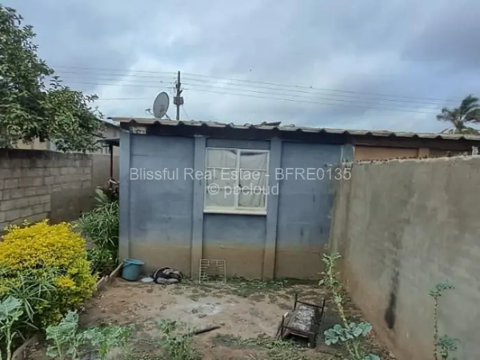 2 Bedroom House for Sale in Dzivarasekwa, Harare