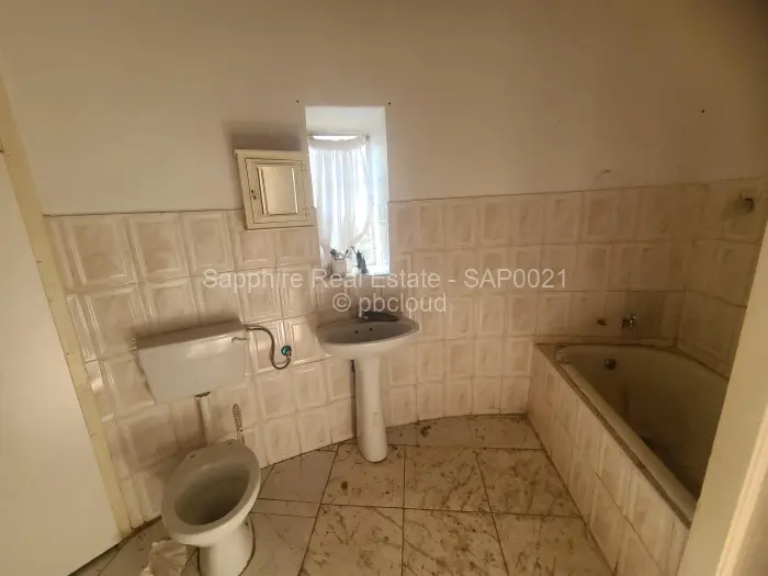 1 Bedroom House for Sale in Burnside, Bulawayo