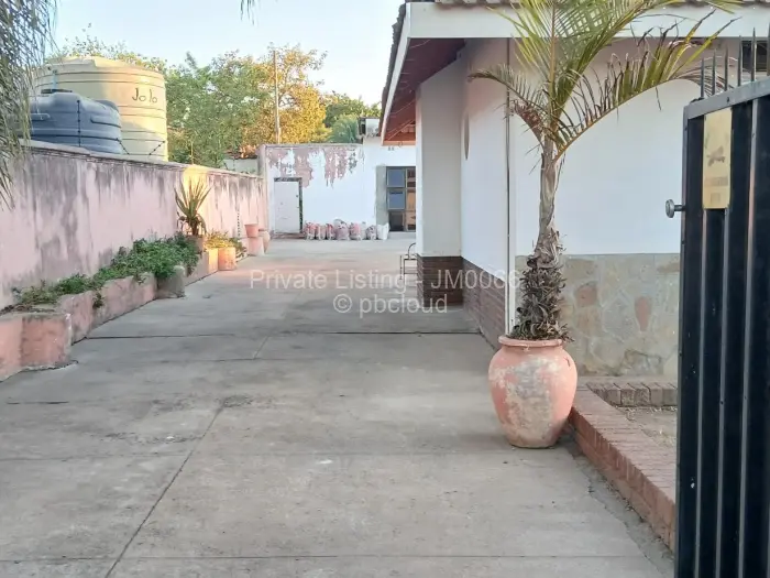 3 Bedroom House to Rent in Hillside, Harare