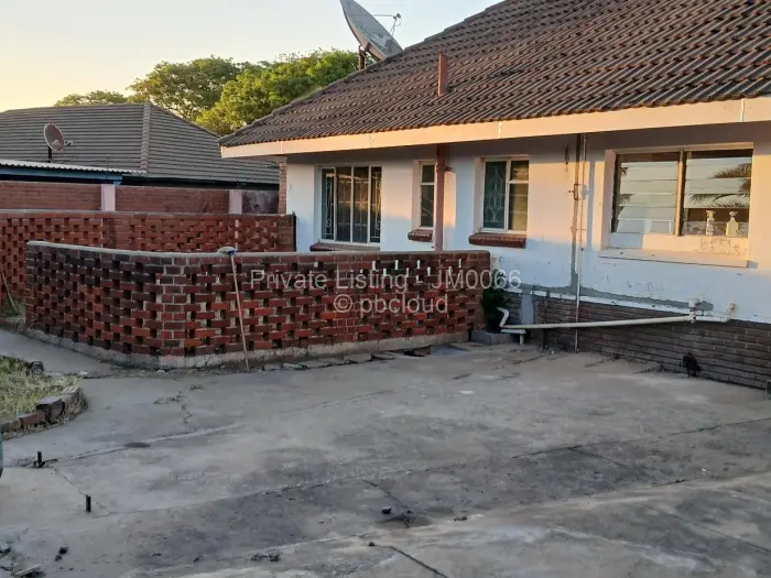 3 Bedroom House to Rent in Hillside, Harare