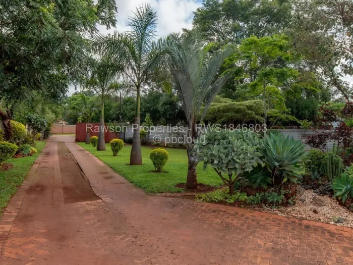 5 Bedroom House for Sale in Borrowdale, Harare