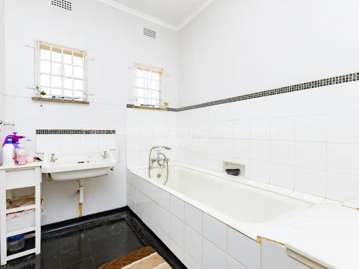 4 Bedroom House for Sale in Alexandra Park, Harare