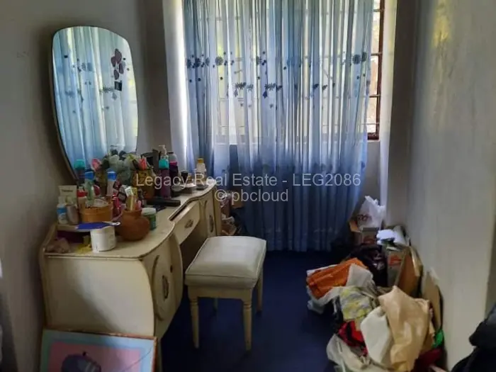 8 Bedroom House for Sale in Lake Chivero, Lake Chivero