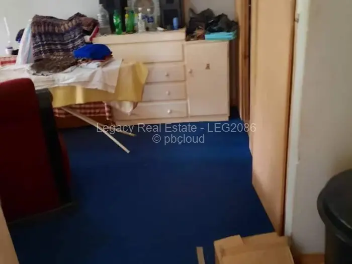 8 Bedroom House for Sale in Lake Chivero, Lake Chivero