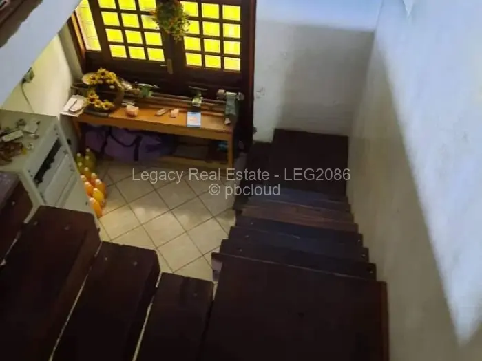 8 Bedroom House for Sale in Lake Chivero, Lake Chivero