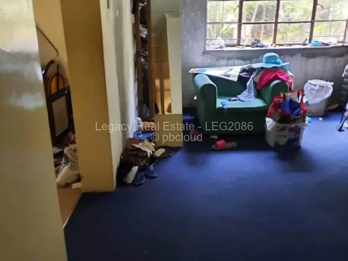 8 Bedroom House for Sale in Lake Chivero, Lake Chivero