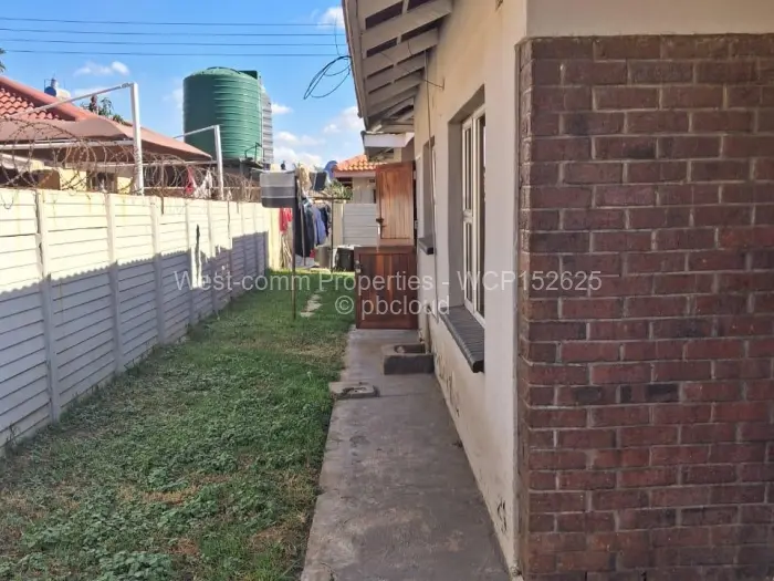 4 Bedroom House for Sale in Madokero Estates, Harare