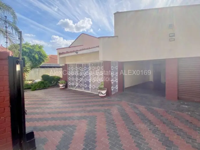 4 Bedroom House for Sale in Mainway Meadows, Harare