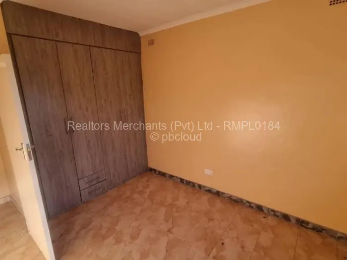 Townhouse/Cluster to Rent in Waterfalls, Harare