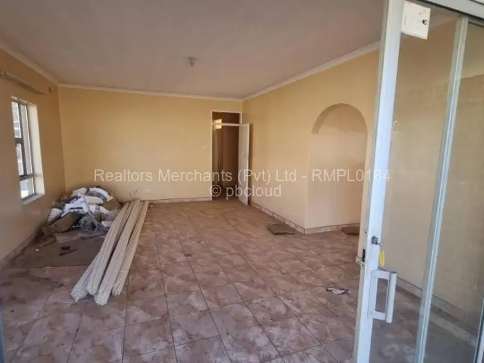 Townhouse/Cluster to Rent in Waterfalls, Harare