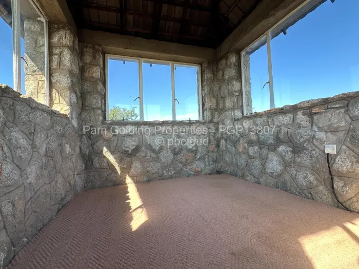 7 Bedroom House for Sale in Burnside, Bulawayo