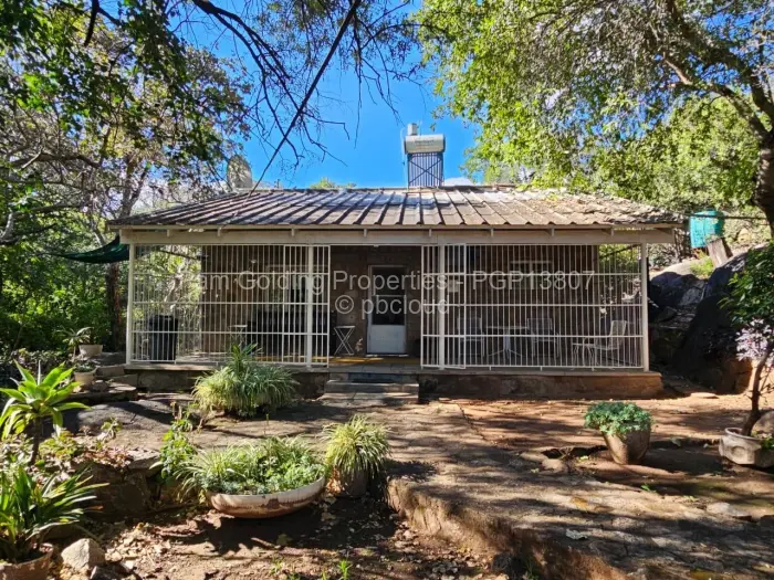 7 Bedroom House for Sale in Burnside, Bulawayo