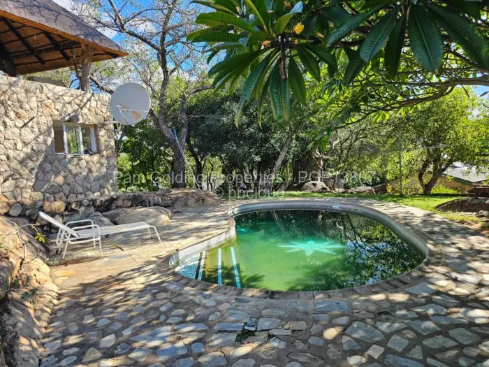 7 Bedroom House for Sale in Burnside, Bulawayo