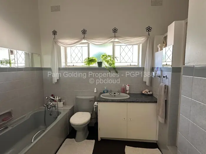 7 Bedroom House for Sale in Burnside, Bulawayo