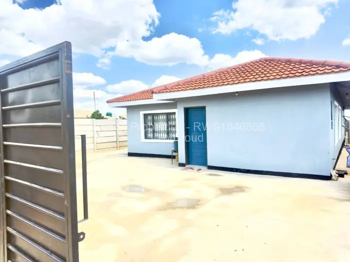 4 Bedroom House for Sale in Budiriro, Harare