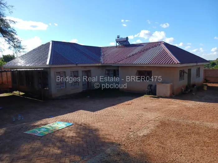7 Bedroom House for Sale in Gletwin Park, Harare