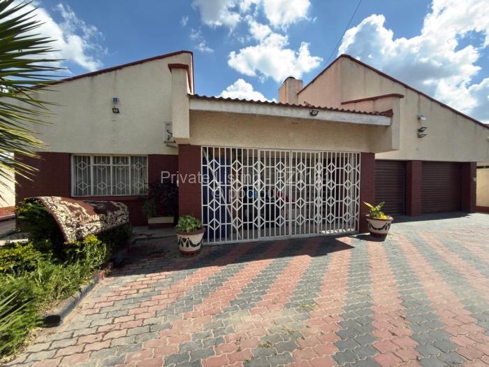 4 Bedroom House for Sale in Waterfalls, Harare
