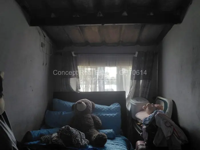 2 Bedroom House for Sale in Mufakose, Harare