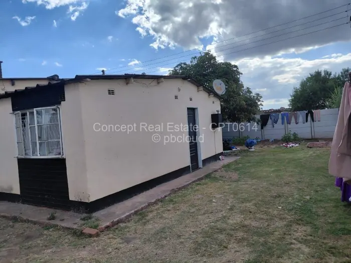 2 Bedroom House for Sale in Mufakose, Harare