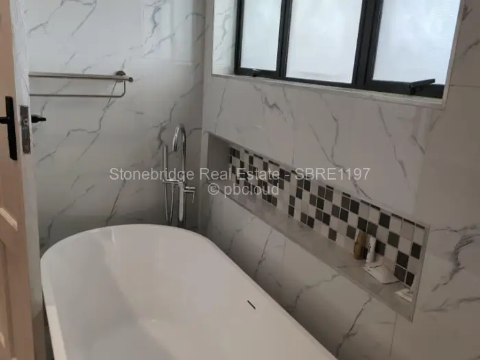 Townhouse/Cluster to Rent in Hillside Byo, Bulawayo