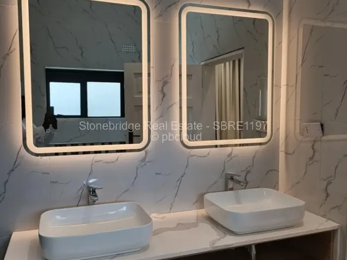 Townhouse/Cluster to Rent in Hillside Byo, Bulawayo