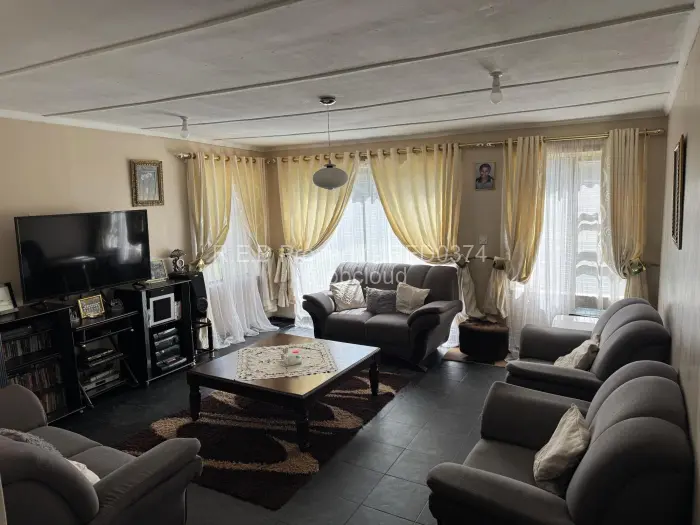 3 Bedroom House for Sale in Burnside, Bulawayo