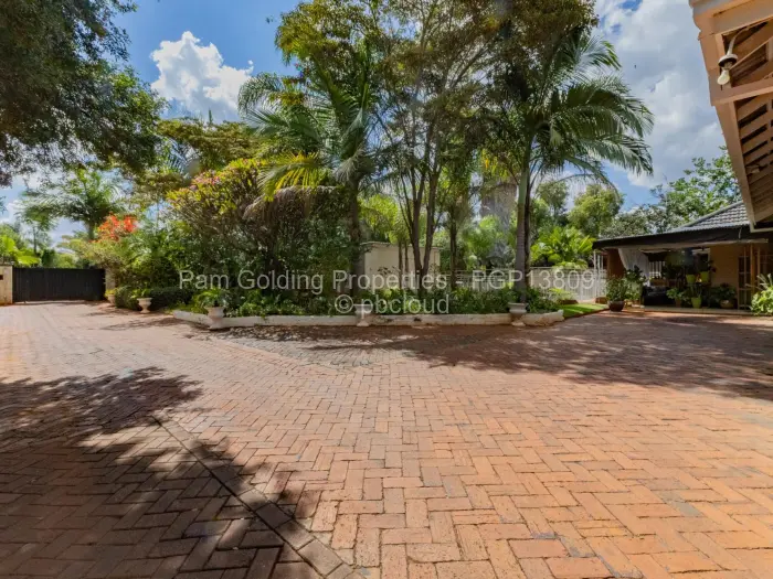 4 Bedroom House for Sale in Alexandra Park, Harare