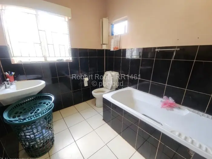 4 Bedroom House to Rent in Greendale