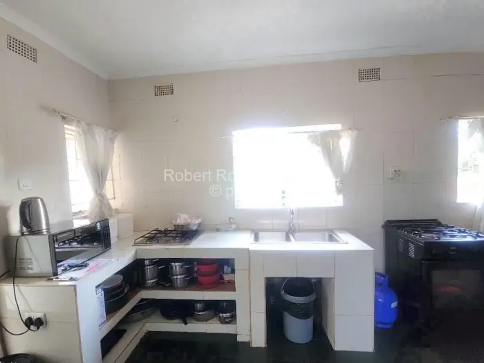 4 Bedroom House to Rent in Greendale